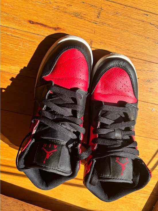 Like New Nike Air Jordan 1 Mid Black Red Sneakers size 5y